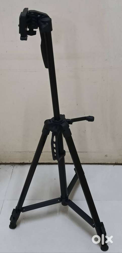 Brand new Professional Camera Mounting Tripod-Unused
