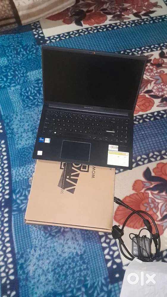 Asus vivobook 4 month old 8 month warranty