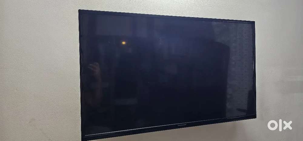 Panasonic 43 inches full hd TV