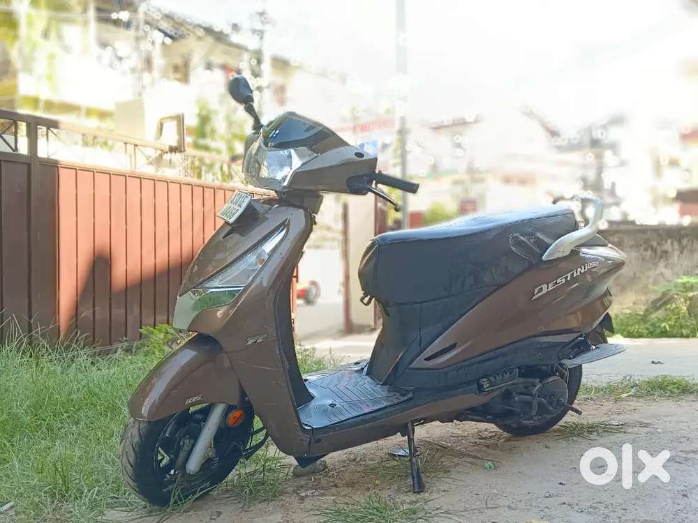 Hero Destiny 125 scooty is on showroom condition