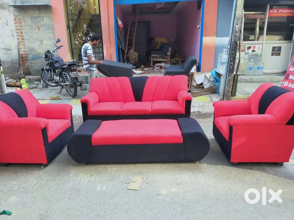 We are manufacturing new brand 5 seater sofa set at holesell price