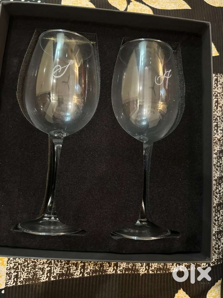 Elegant Set of 2 Engraved Wine Glasses (S & A Initials)
