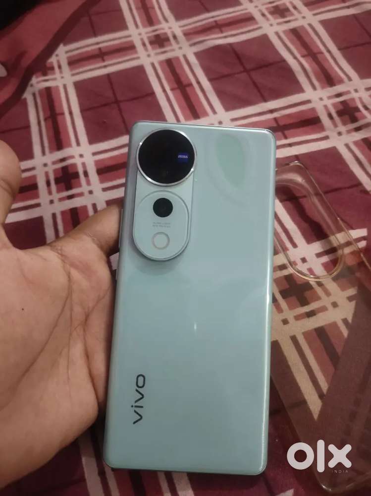 Vivo v40 pro