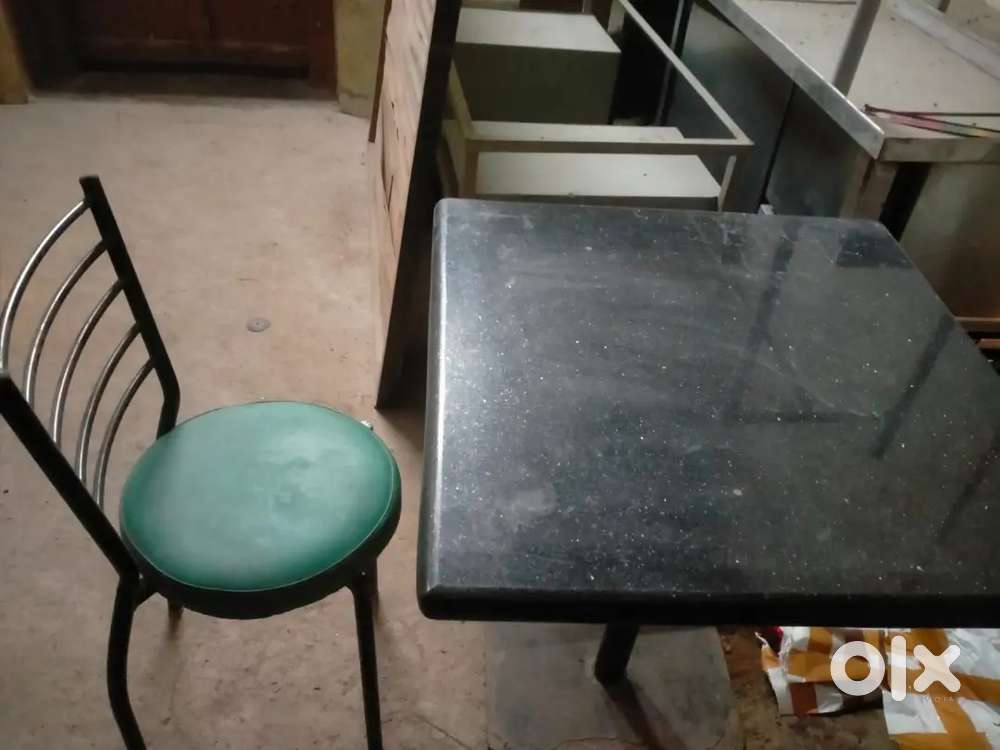 ,Chairs n tables