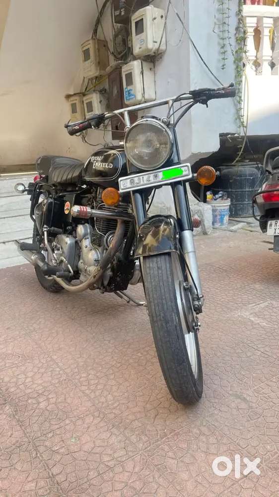 Bullet standard old cast iron engine with right hand side gearbox