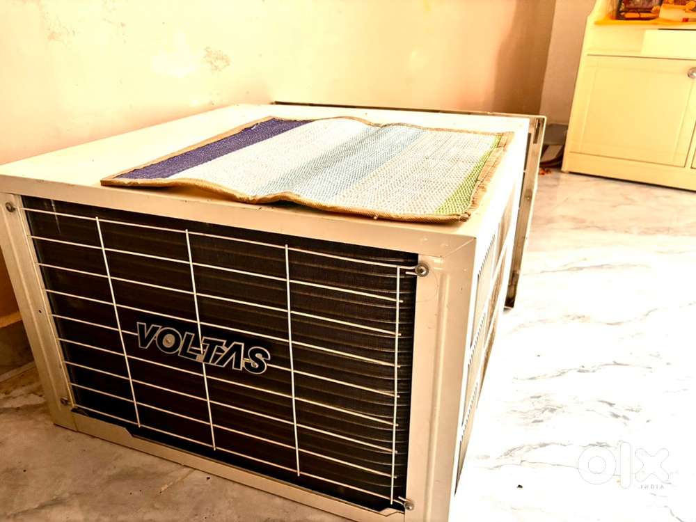 Window AC Voltas New condition