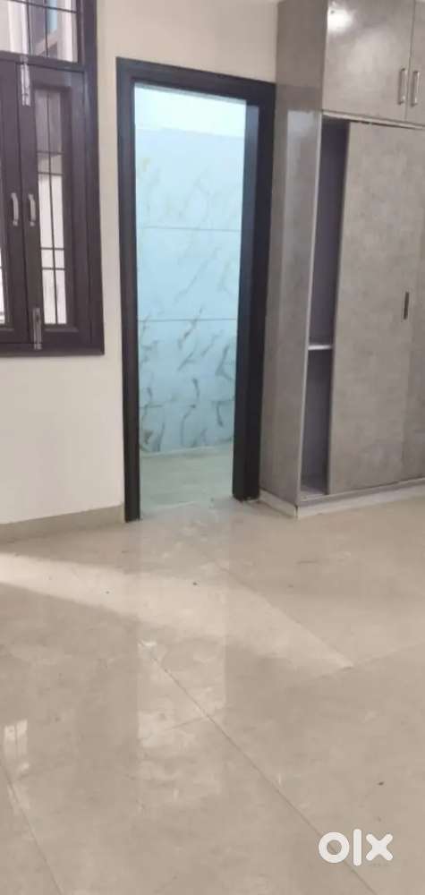 New construction ready to move flat for sale near by gaur Chowk