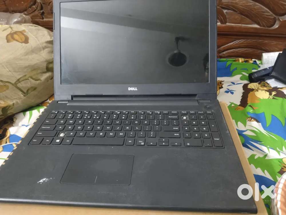 Dell laptop — Screen & charger working, for parts(dead), and  keyboard