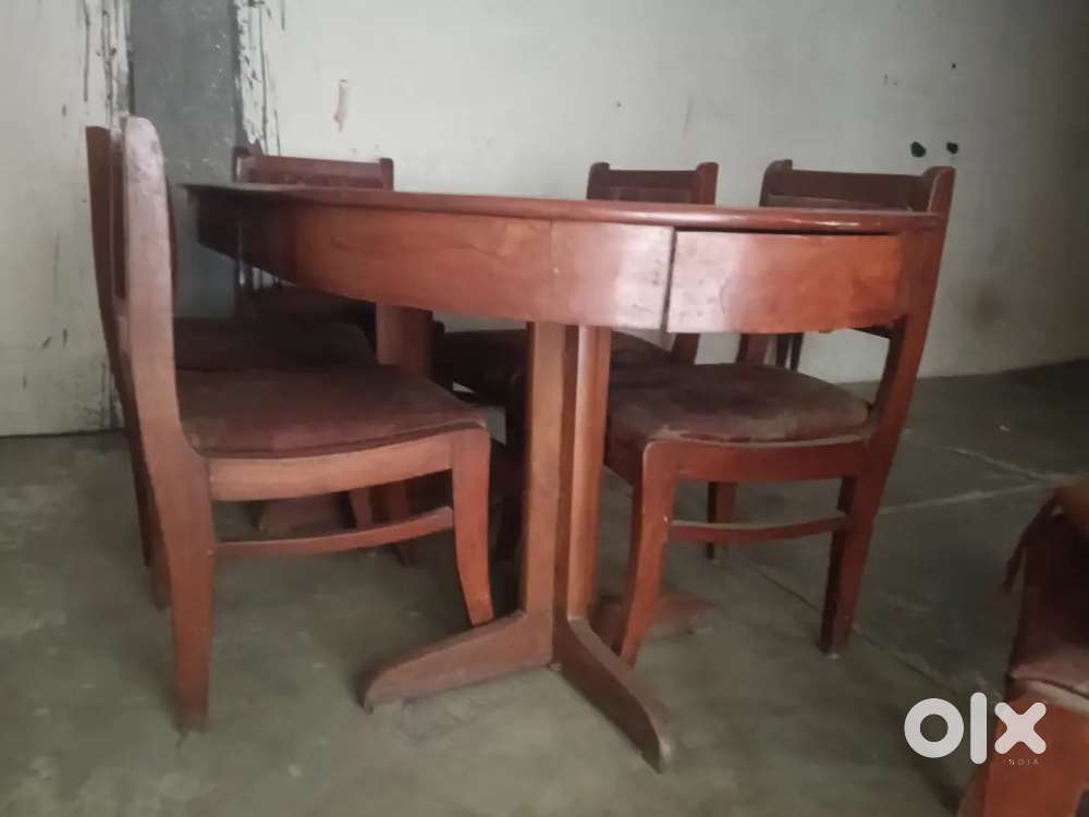 Dining table 6 seater (Sagwan wood)