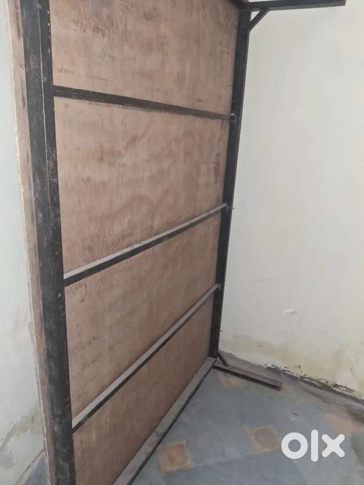 Single bed  / burtan almirah