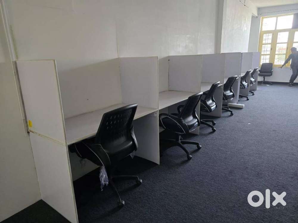1000 sqft furnished office