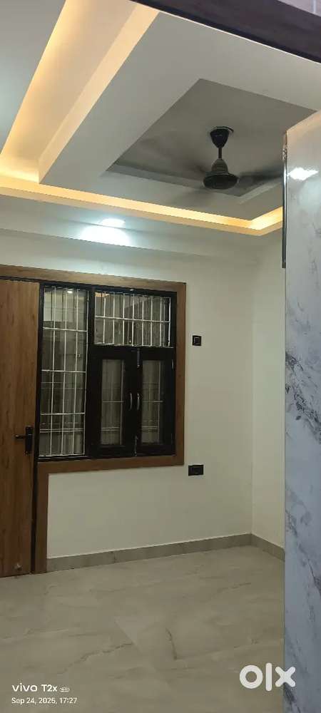 Ready to move 3 bhk primium flat Noida extension sector 1