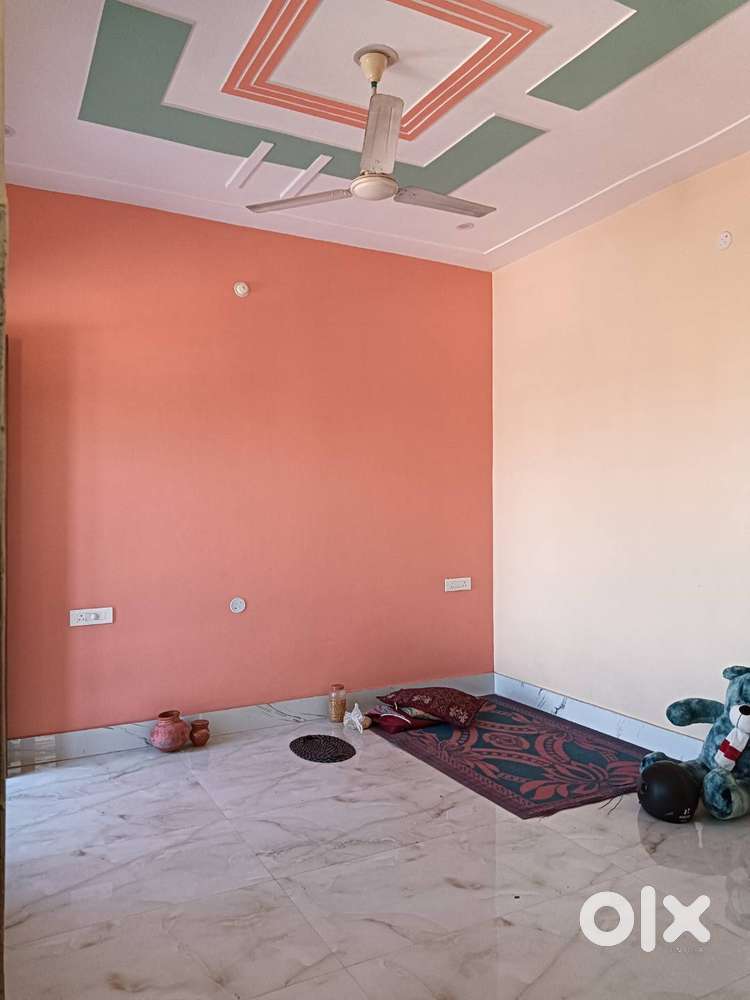 1 room set with bed and almirah
