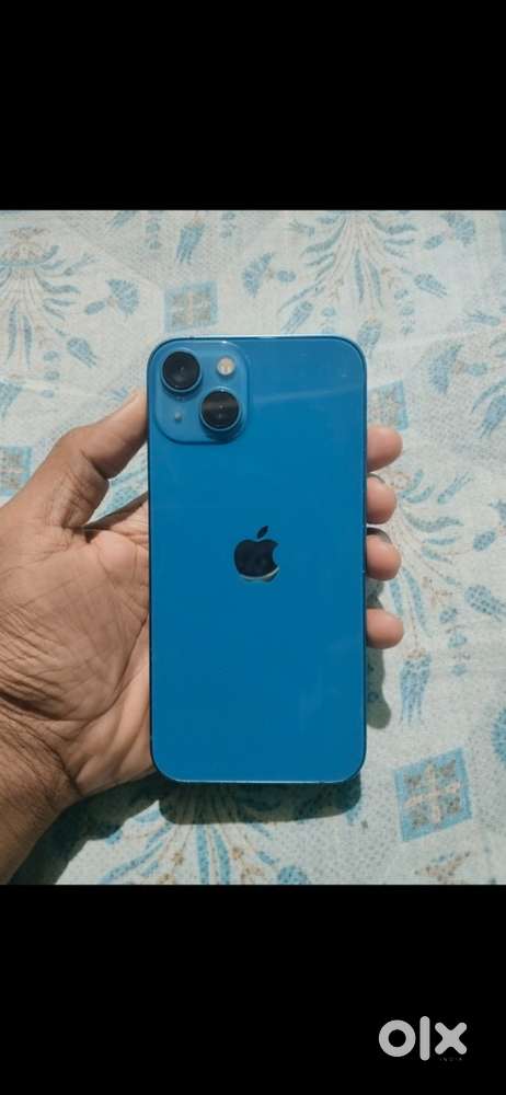 Iphone 13 blue variant