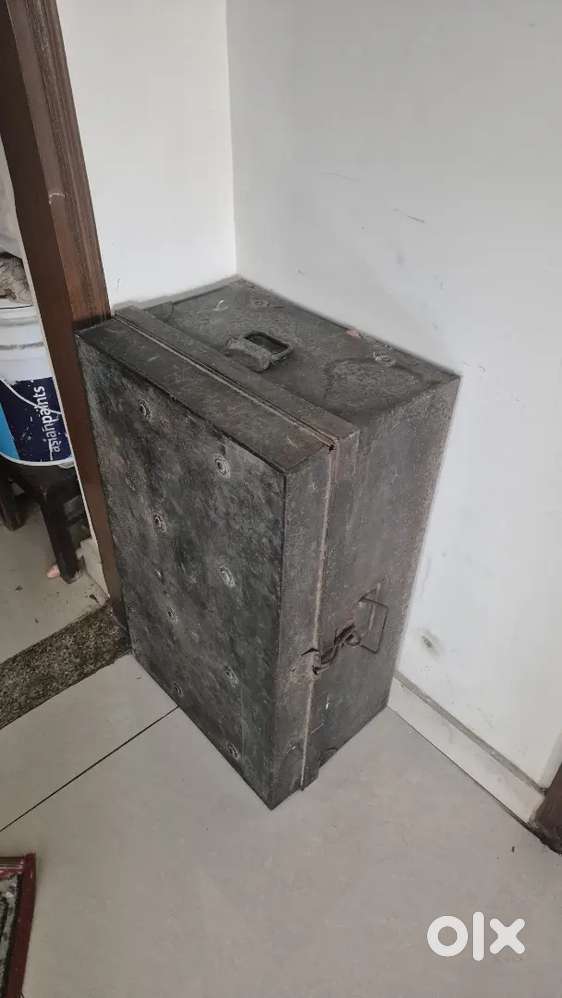 Trunk for sale