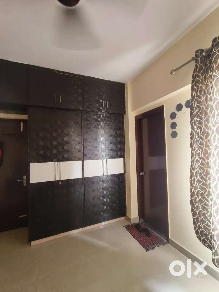 Room Available for Female  No Brokerage