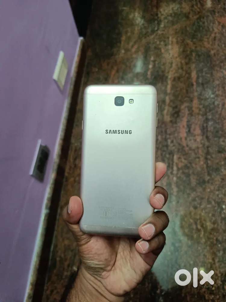 J7 prime phone