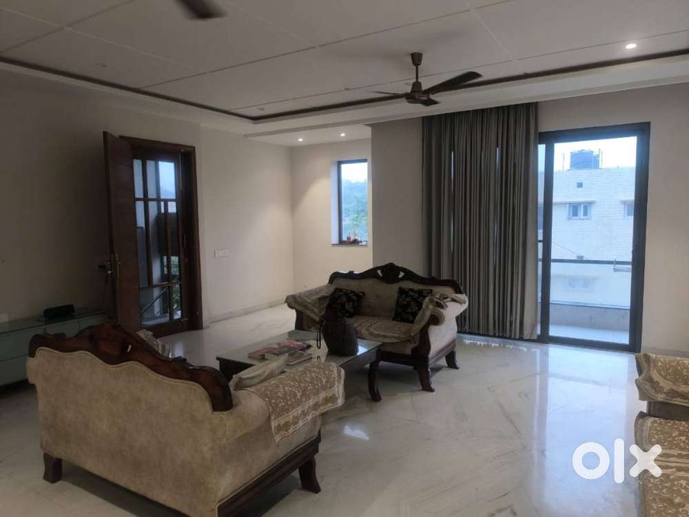 3BHK  60,000  Sector 37  2nd floor  fully furnished