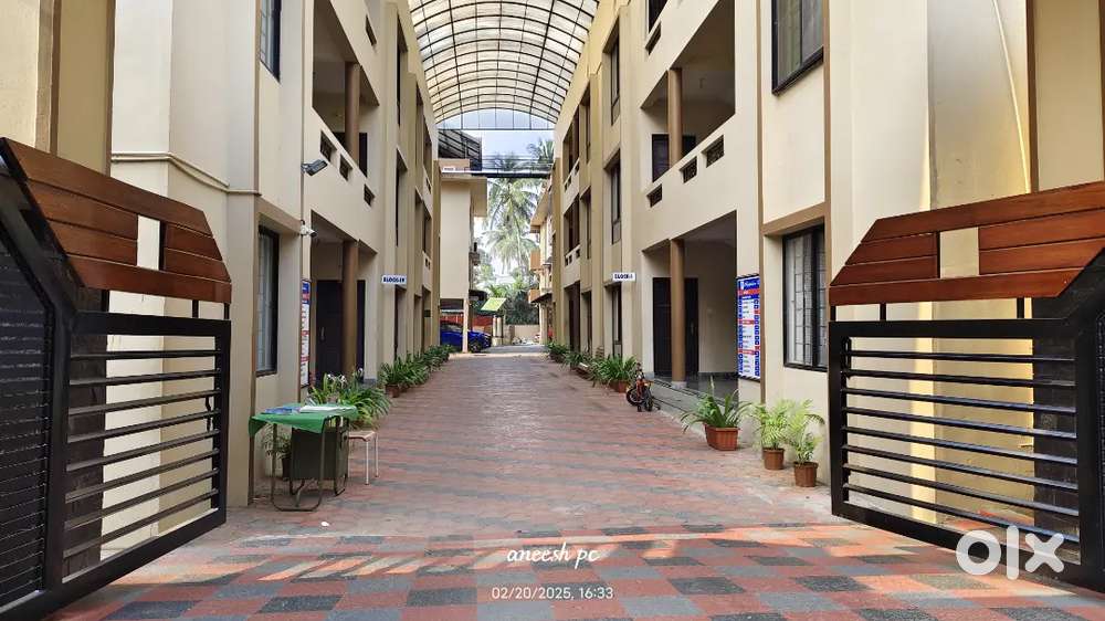 3 Bedrooms Apartment at Nettoor, Dhanya junction, semi furnished