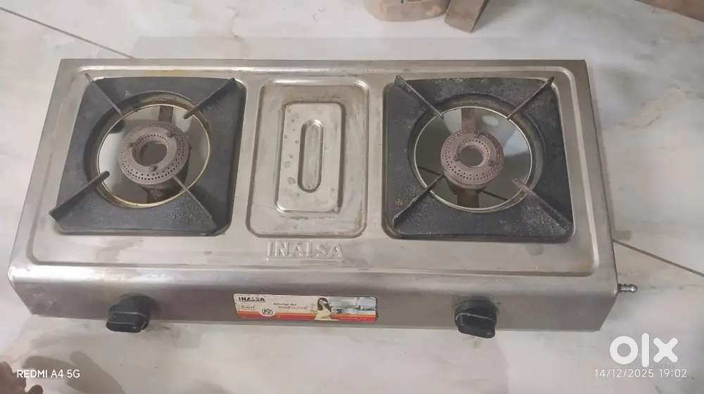 Gas stove with 2 burner