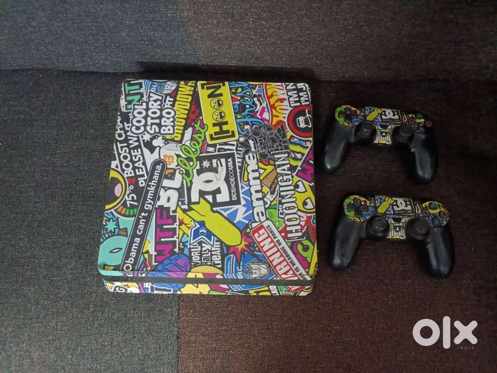 Sony Playstation4 pro 1 TB, 41 games installed.7 Premium disk,graffiti