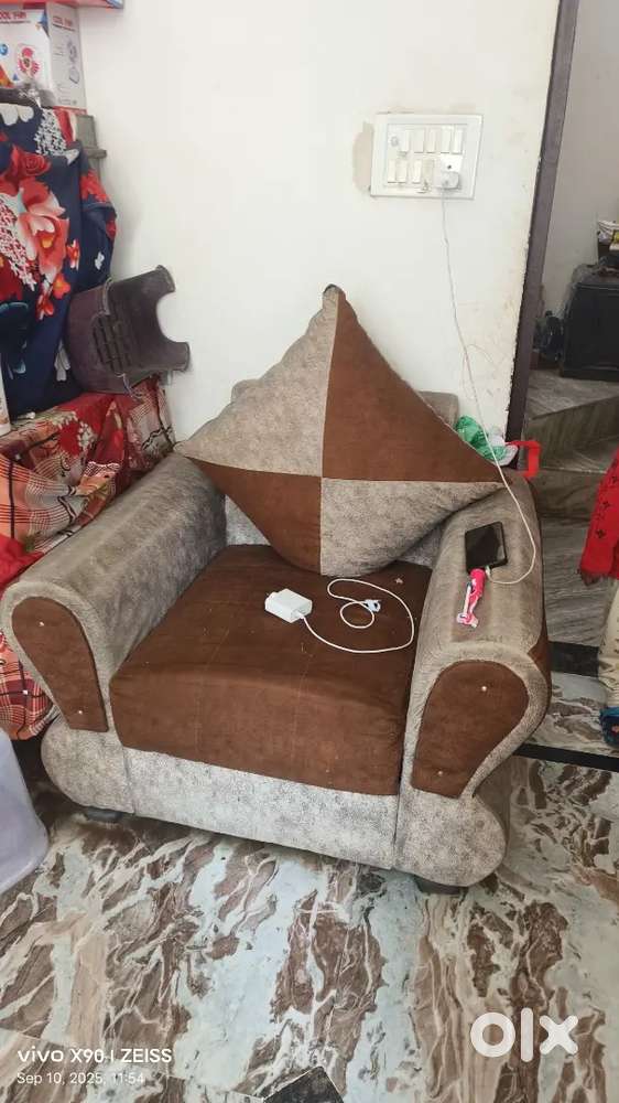 Sofa Set 5 seater .