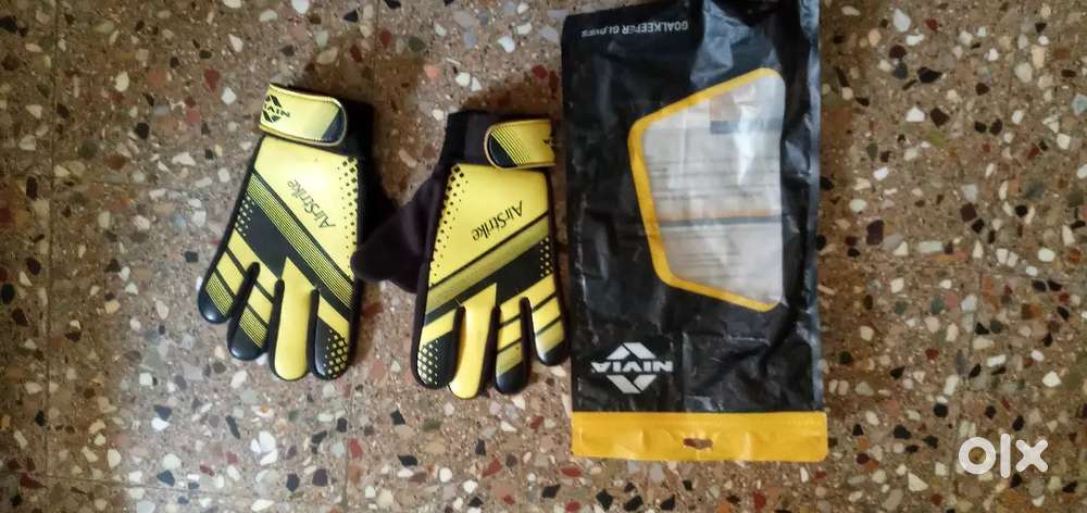 Goal keeper gloves