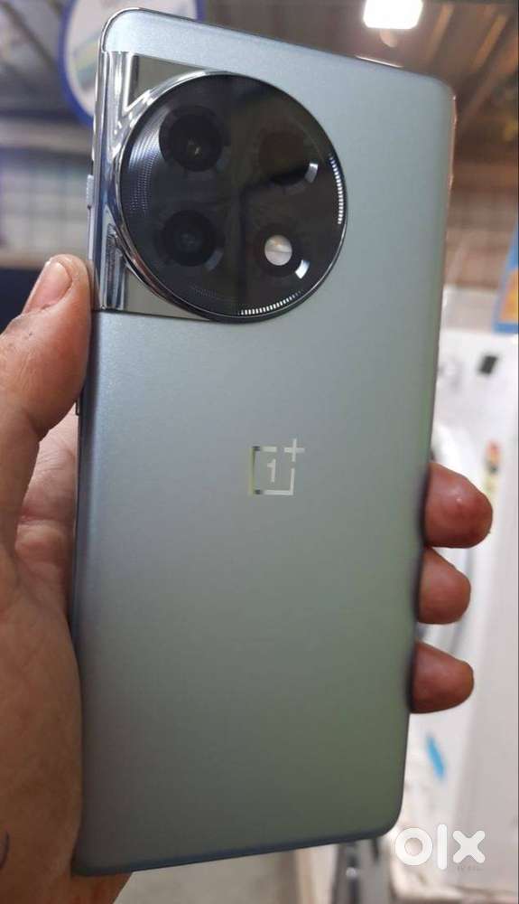 Selling oneplus 11r 16gb 256gb