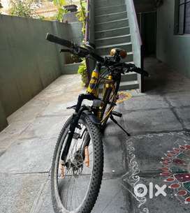 21 gears cycle with 27.5 tyre size and 2 disc brakes