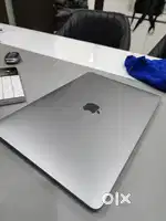 Apple Macbook pro (touch bar)13 inch Space grey