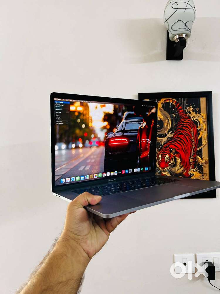 V - Apple MacBook Pro Touchbar Eddition