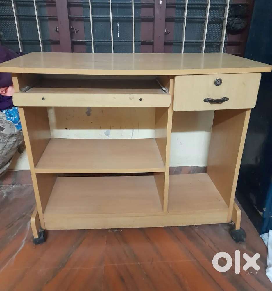 Wooden computer/study table with wheels and drawer