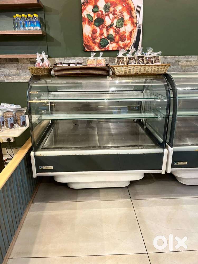 2 x Pastry Display Cabinets (6ft, 4ft)