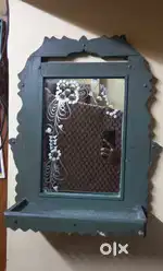 Mirror stand