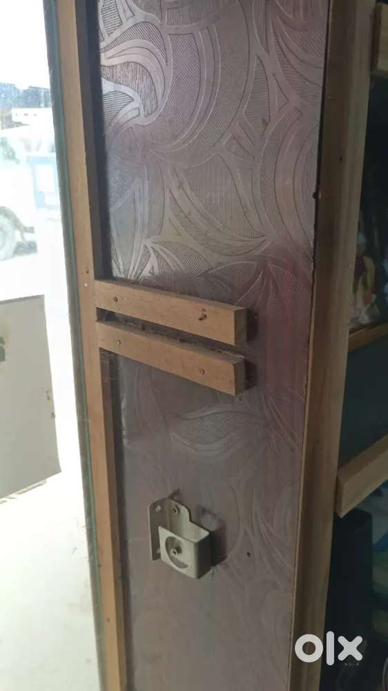 Glass Chembhae For Seale eny boddy want Plese contact
