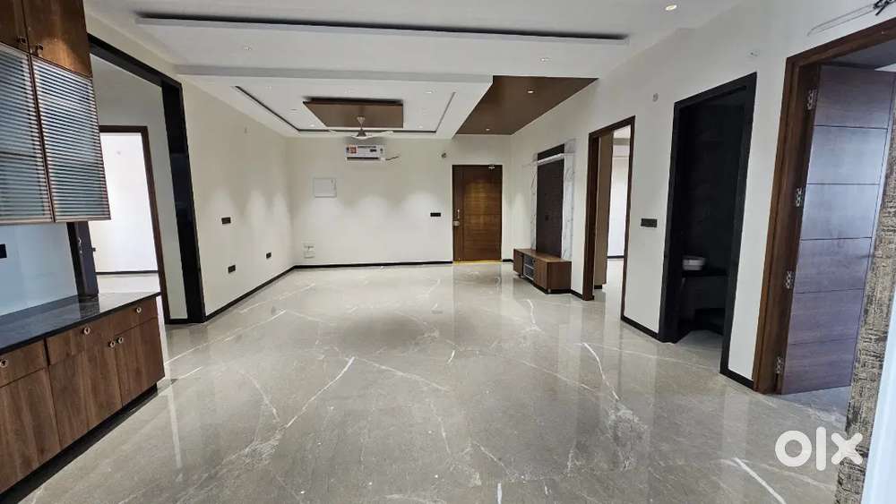 3BHK SEMI FURNISHED FLAT