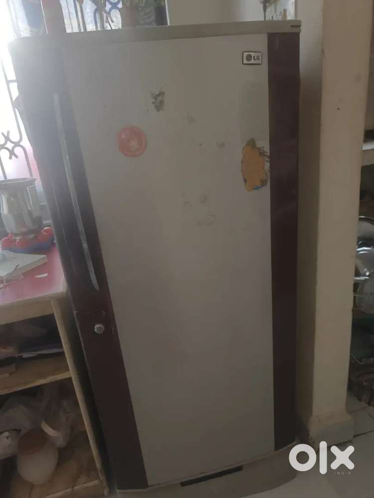 Rs 3000 Lg fridge ..excellent working ..selling as buying new fridge.