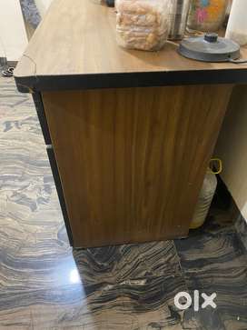 Computer table/counter