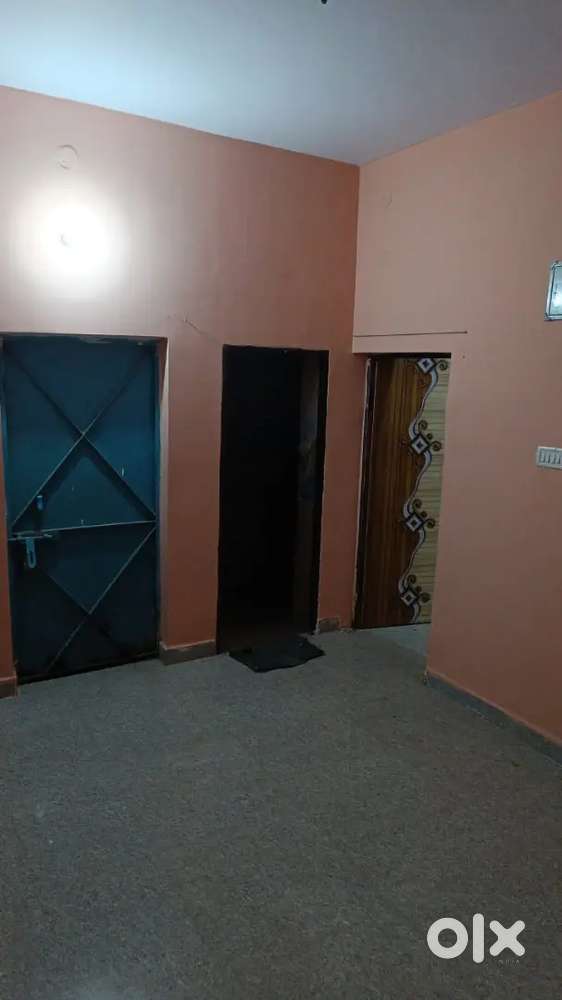 1 BHK flat only for girls