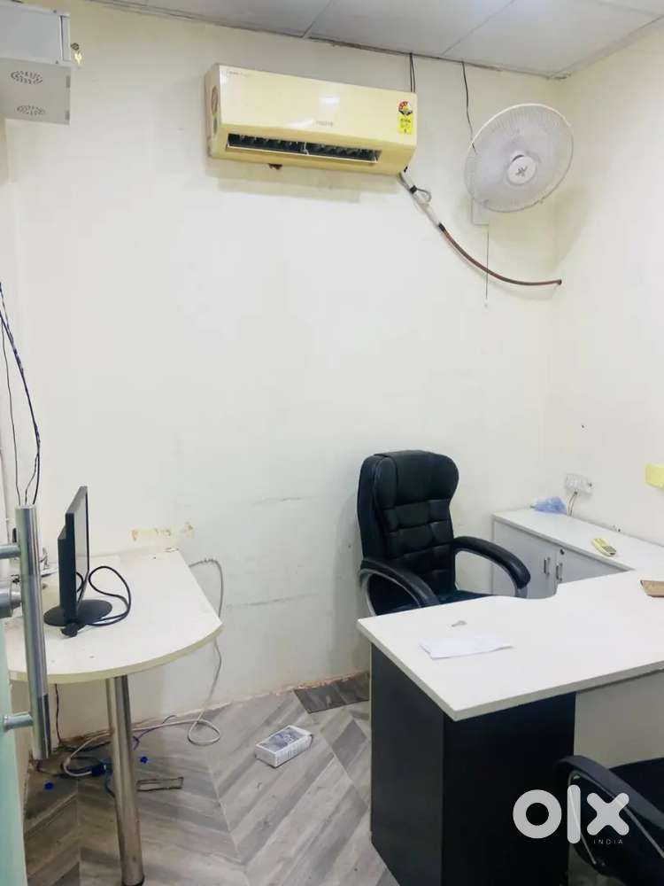 1 Director Cabin fully furnished office space for rent in Noida