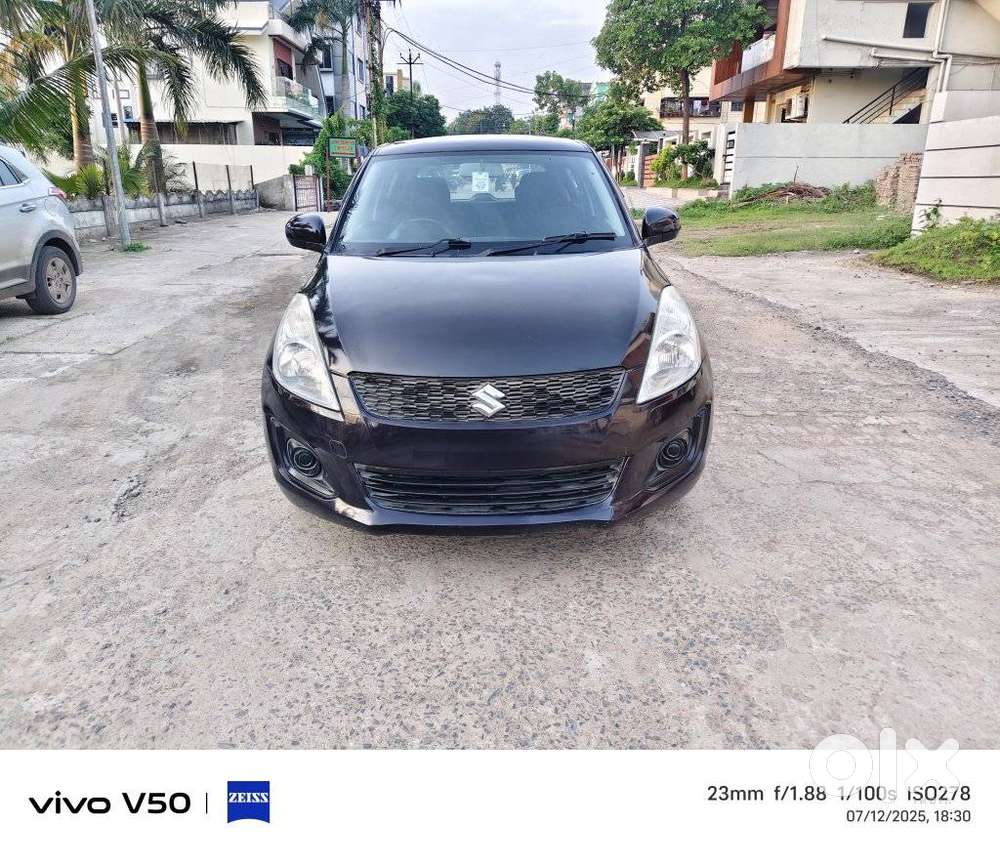 Maruti Suzuki Swift LXI Option, 2017, Petrol