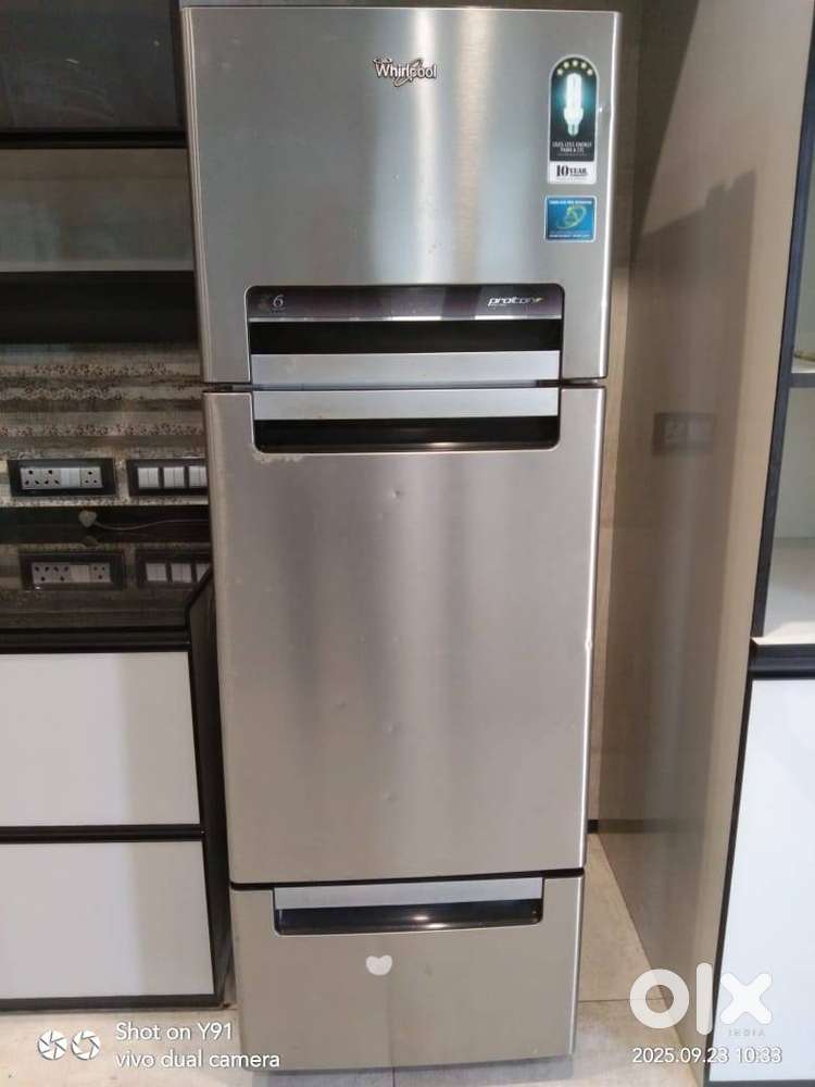 10 years old 350 ltrs Wirlpool fridge & LG topload WM for sale