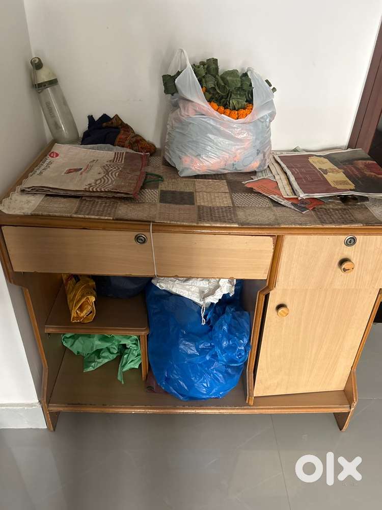 Computer table