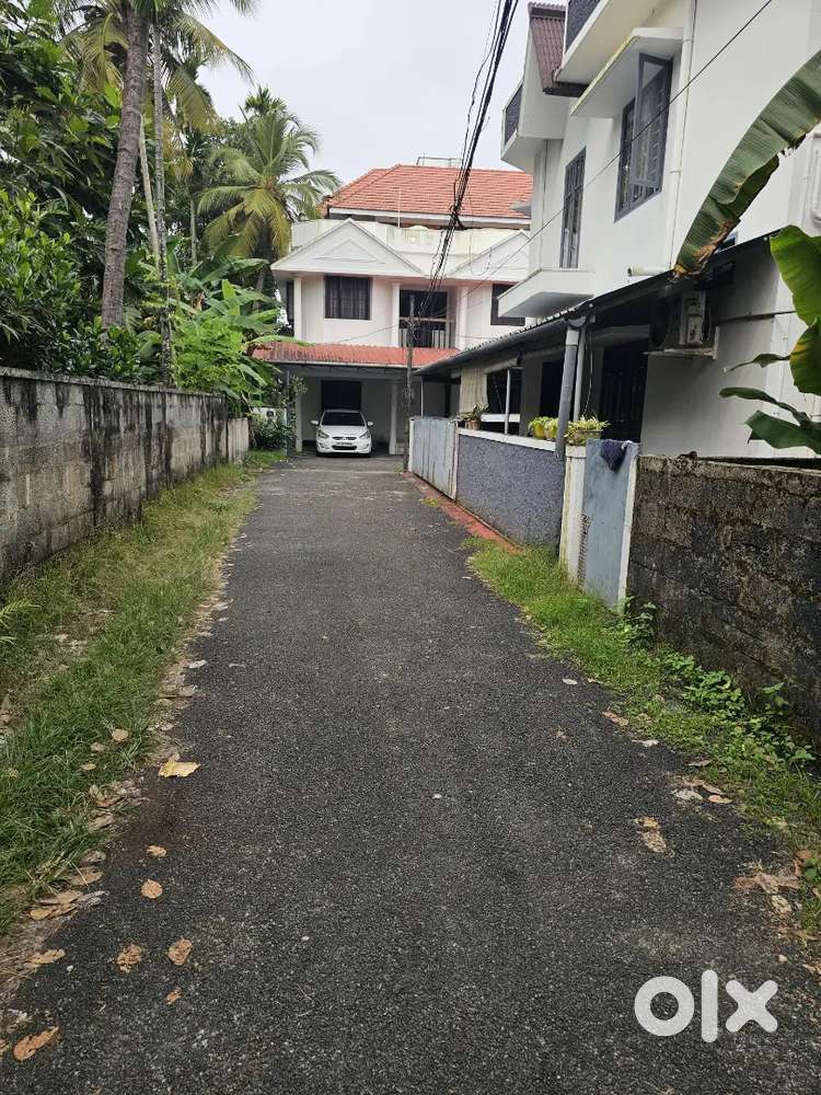 7 Cent Residential  House Plot Vennala  Near Palarivattom.