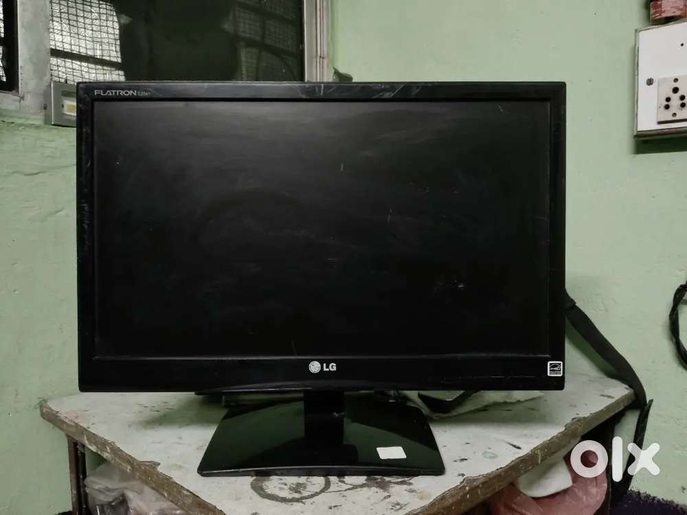 LG 20 inch Flatron LED monitor  Excellent condition  HD DISPLAY