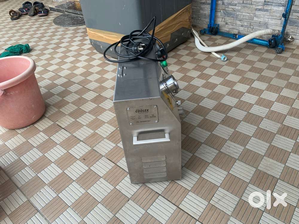 Sugarcane juice extraction machine
