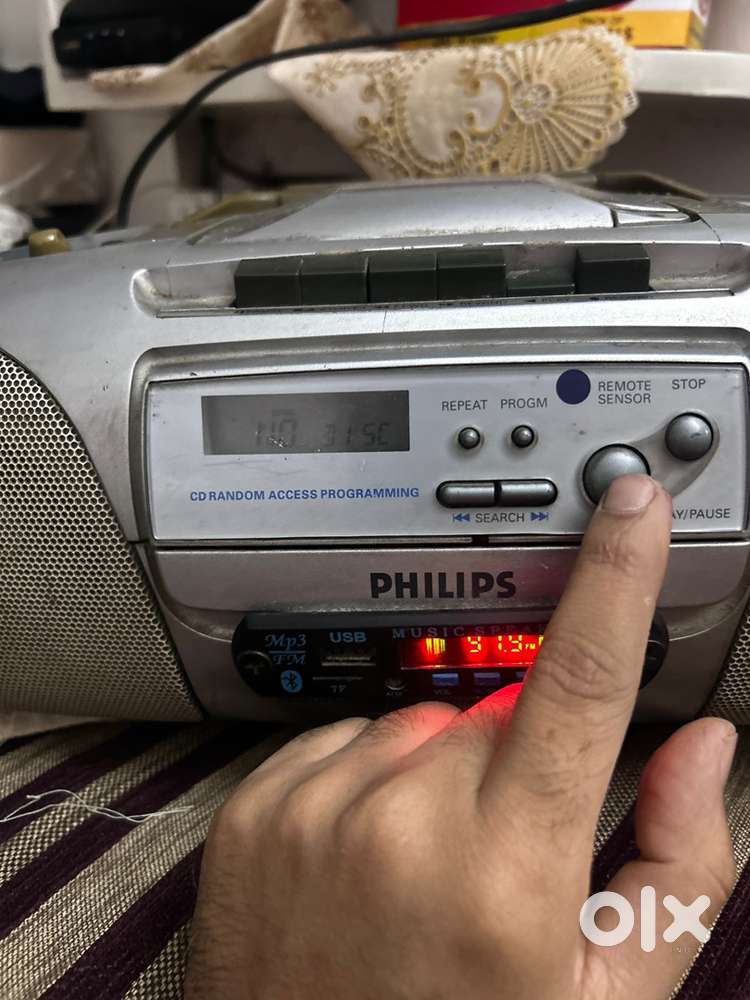 Philips FM and CD player