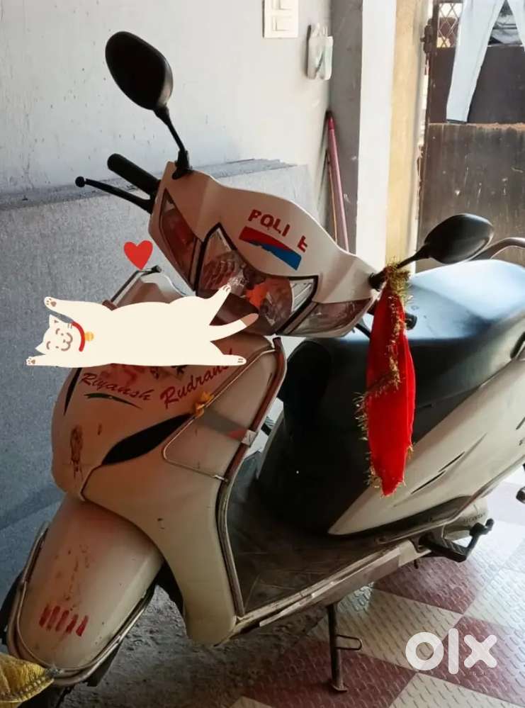 Honda activa 4g White colour
