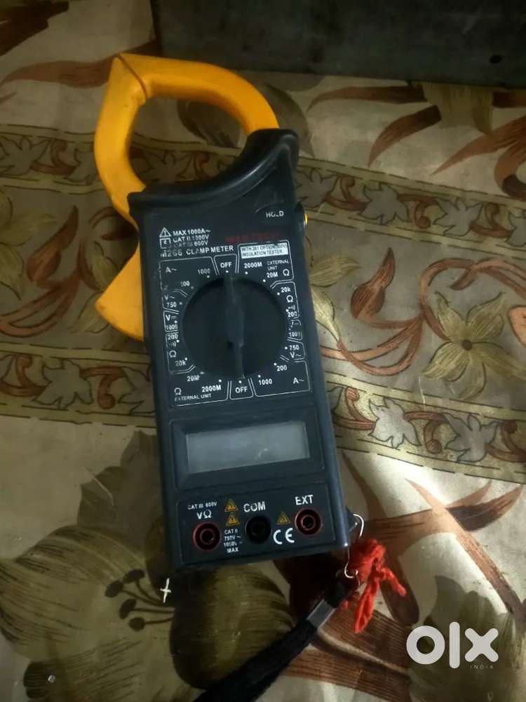 Ac clamp meter