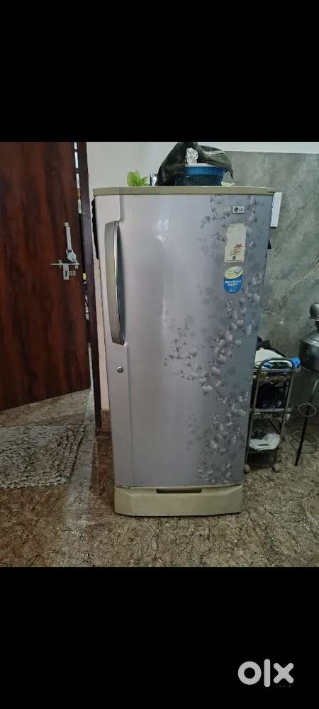 LG REFRIGERATOR 215 LITTER GENUINE CONDITION 1 BAAR BHI REPAIR NHI HUA